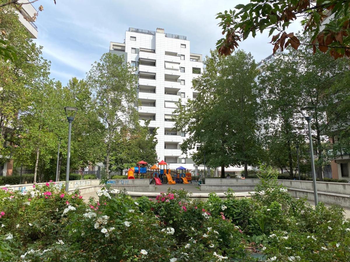Appartamento Sulla Metro 3 Gialla Maciachini มิลาน ภายนอก รูปภาพ